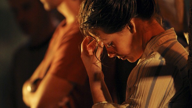 LOST - "One of Us" - Jack's joyous reunion with his fellow survivors is cut short when they realize that accompanying him is one of "The Others," and Claire is stricken by a mysterious, life-threatening illness, on "Lost," WEDNESDAY, APRIL 11 (10:00-11:00 p.m., ET), on the ABC Television Network. (ABC/MARIO PEREZ)DOMINIC MONAGHAN, EVANGELINE LILLY