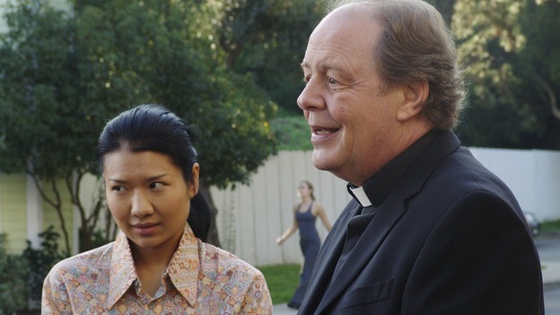 DESPERATE HOUSEWIVES - "Silly People" - (ABC/DANNY FELD)GWENDOLINE YEO, JEFF DOUCETTE