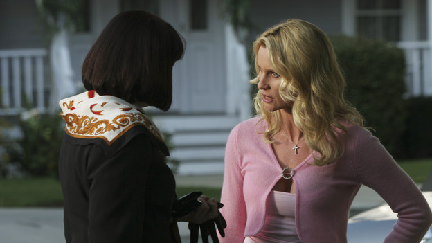 DESPERATE HOUSEWIVES - "Move On" - Edie organizes a neighborhood search for the missing Mrs. Huber, just as the absent busybody's sister (guest star Harriet Sansom Harris) arrives on Wisteria Lane. Meanwhile, Bree resigns herself to her marital state and asks an attractive pharmacist (Tony Award-winning actor Roger Bart) on a date; Susan's ex, Karl (guest star Richard Burgi), suddenly reappears in her life; Lynette fears that Tom is attracted to the new nanny (guest star Marla Sokoloff); and Gabrielle sinks to new depths - she gets a job -- on "Desperate Housewives," SUNDAY, JANUARY 9 (9:00-10:00 p.m., ET), on the ABC Television Network. (ABC/SCOTT GARFIELD)HARRIET SANSOM HARRIS, NICOLLETTE SHERIDAN
