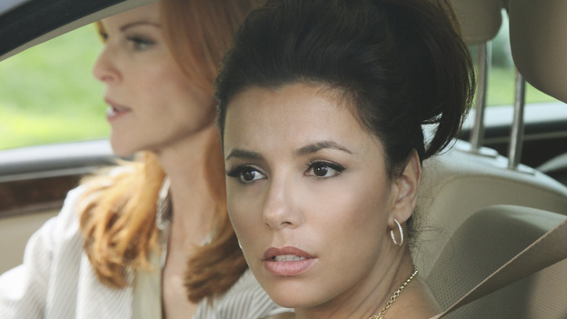 DESPERATE HOUSEWIVES - "Witch's Lament" - As Halloween approaches, Gaby, Bree and Lynette must attempt to exhume and move the body of Gaby's murdered stepfather after learning that Ben's real estate development excavation is taking place on that very spot. Meanwhile, Susan discovers that being art teacher Andre's (Miguel Ferrer) intern involves tending to matters that don't involve art; not to be outdone by Tom's new girlfriend, Lynette tries to construct a homemade Halloween costume for Penny; and Renee uses a little enticement to help spice up her first night of romance with Ben, on "Desperate Housewives," SUNDAY, OCTOBER 30 (9:00-10:01 p.m., ET) on the ABC Television Network. (ABC/DANNY FELD)MARCIA CROSS, EVA LONGORIA