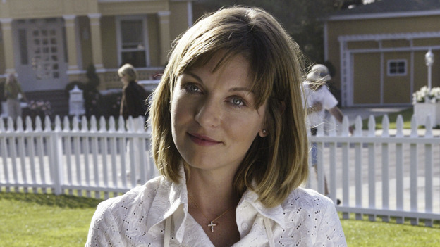 DESPERATE HOUSEWIVES - "PILOT" (ABC/PETER "HOPPER" STONE) SHERYL LEE