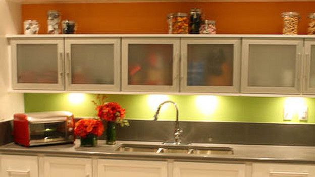 EXTREME MAKEOVER HOME EDITION - "Lighthouse School/Sweatt Family,"  - Kitchen&nbsp;   Picture, on "Extreme Makeover Home Edition," Sunday,   November 14th     (8:00-9:00 p.m. ET/PT) on the ABC Television Network.