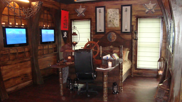 EXTREME MAKEOVER HOME EDITION - "McCully Family," - Boy's Bedroom, on "Extreme Makeover Home Edition," Sunday, October 26th on the ABC Television Network.