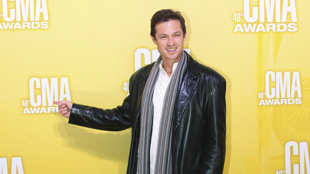 THE 46TH ANNUAL CMA AWARDS - RED CARPET ARRIVALS - "The 46th Annual CMA Awards" airs live THURSDAY, NOVEMBER 1 (8:00-11:00 p.m., ET) on ABC live from the Bridgestone Arena in Nashville, Tennessee. (ABC/SARA KAUSS)ERIC CLOSE