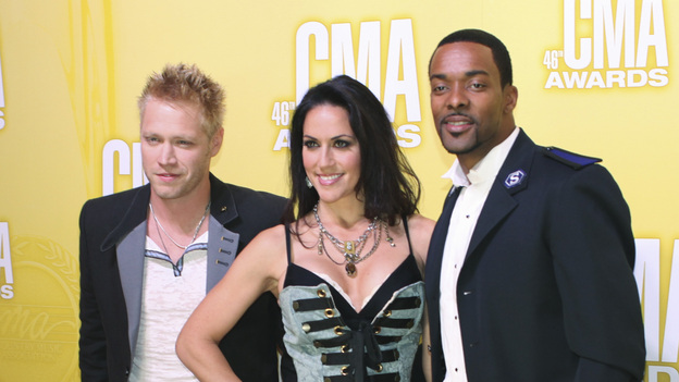 THE 46TH ANNUAL CMA AWARDS - RED CARPET ARRIVALS - "The 46th Annual CMA Awards" airs live THURSDAY, NOVEMBER 1 (8:00-11:00 p.m., ET) on ABC live from the Bridgestone Arena in Nashville, Tennessee. (ABC/SARA KAUSS)THE FARM