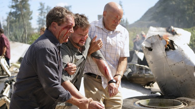 LOST - "Expos" - Hurley begins to suspect that Sawyer may be involved in an island mystery surrounding two fellow survivors, and Sun learns the truth about her past kidnapping attempt by "The Others," on "Lost," WEDNESDAY, MARCH 28 (10:00-11:00 p.m., ET), on the ABC Television Network. (ABC/MARIO PEREZ)TERRY O'QUINN