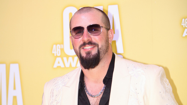 THE 46TH ANNUAL CMA AWARDS - RED CARPET ARRIVALS - "The 46th Annual CMA Awards" airs live THURSDAY, NOVEMBER 1 (8:00-11:00 p.m., ET) on ABC live from the Bridgestone Arena in Nashville, Tennessee. (ABC/SARA KAUSS)ERIC LEE BEDDINGFIELD