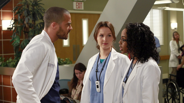 GREY'S ANATOMY - "The Face of Change" - Competition heats up as several of the doctors fight to become the new face of Seattle Grace; April brings in an emergency case, and Jackson and Alex work with a transgender teen couple. Meanwhile, the hospital implements new policies which test the patience of the staff, on "Grey's Anatomy," THURSDAY, FEBURARY 7 (9:00-10:02 p.m., ET) on the ABC Television Network. (ABC/RON TOM)JESSE WILLIAMS, CAMILLA LUDDINGTON, JERRIKA HINTON
