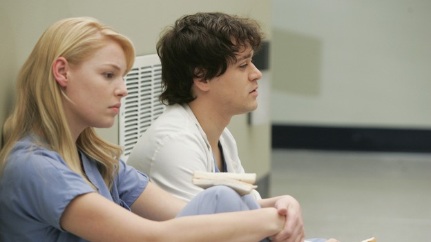 GREY'S ANATOMY - "It's the End of the World (As We Know It)" (ABC/PETER "HOPPER" STONE)KATHERINE HEIGL, T.R. KNIGHT