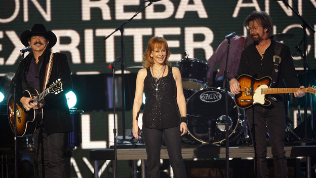 THE 42ND ANNUAL CMA AWARDS - THEATRE - "The 42nd Annual CMA Awards" aired live from the Sommet Center in Nashville, WEDNESDAY, NOVEMBER 12 (8:00-11:00 p.m., ET) on the ABC Television Network. (ABC/CHRIS HOLLO)REBA MCENTIRE