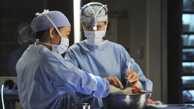 GREY'S ANATOMY - "Shock to the System" -- After weeks of concealing the fact she was pregnant and miscarried, Meredith at last tells Derek and is finally cleared to return to her surgical duties in the wake of the hospital shooting spree; Cristina experiences post-traumatic stress disorder in the midst of an operation; and Bailey refuses to let Alex operate until he agrees to have the bullet in his chest removed, on "Grey's Anatomy," THURSDAY, SEPTEMBER 30 (9:00-10:01 p.m., ET) on the ABC Television Network. (ABC/ERIC MCCANDLESS)SANDRA OH, KIM RAVER