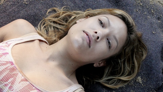 LOST - "Expos" - Hurley begins to suspect that Sawyer may be involved in an island mystery surrounding two fellow survivors, and Sun learns the truth about her past kidnapping attempt by "The Others," on "Lost," WEDNESDAY, MARCH 28 (10:00-11:00 p.m., ET), on the ABC Television Network. (ABC/MARIO PEREZ)KIELE SANCHEZ