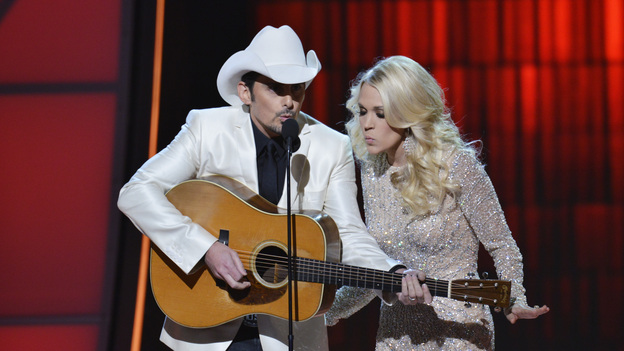 THE 46TH ANNUAL CMA AWARDS - THEATRE - "The 46th Annual CMA Awards" airs live THURSDAY, NOVEMBER 1 (8:00-11:00 p.m., ET) on ABC live from the Bridgestone Arena in Nashville, Tennessee. (ABC/KATHERINE BOMBOY-THORNTON)BRAD PAISLEY, CARRIE UNDERWOOD