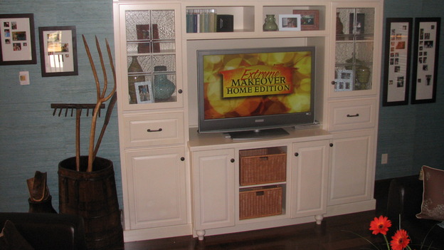 EXTREME MAKEOVER HOME EDITION - "Thibodeau Family," - Living Room, on "Extreme Makeover Home Edition," Sunday, November 5th on the ABC Television Network.