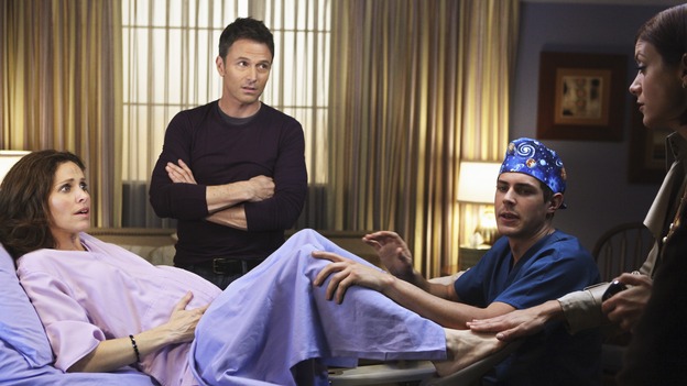 PRIVATE PRACTICE - "Yours, Mine and Ours" - As Violet chooses between Pete and Sheldon, a grief-stricken patient poses a danger to her; Addison faces her feelings for Noah as Morgan goes into labor; Dell has concerns for his daughter when a drugged-out Heather returns to town; and Naomi must decide if it's in her best interest to stay with Oceanside Wellness or start anew at Pacific Wellcare, on "Private Practice," THURSDAY, APRIL 30 (10:02-11:00 p.m., ET) on the ABC Television Network. (ABC/KAREN NEAL) AMY BRENNEMAN, TIM DALY, CHRIS LOWELL, KATE WALSH
