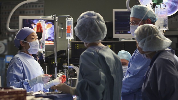GREY'S ANATOMY - "From a Whisper to a Scream" - A traumatic car accident fills the ER, Cristina has a crisis of conscience about her deceptive teamwork with Burke, and Izzie pushes the boundaries of her probation, on "Grey's Anatomy," THURSDAY, NOVEMBER 23 (9:00-10:01 p.m., ET) on the ABC Television Network. (ABC/KAREN NEAL)SANDRA OH