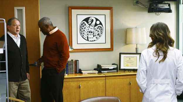 GREY'S ANATOMY - "Not Good at Saying Sorry (One More Chance)" - The Chief brings in Thatcher Grey to apologize to his two daughters, on "Grey's Anatomy," THURSDAY, APRIL 30 (9:00-10:02 p.m., ET) on the ABC Television Network. (ABC/SCOTT GARFIELD) JEFF PERRY, JAMES PICKENS JR., ELLEN POMPEO, CHYLER LEIGH