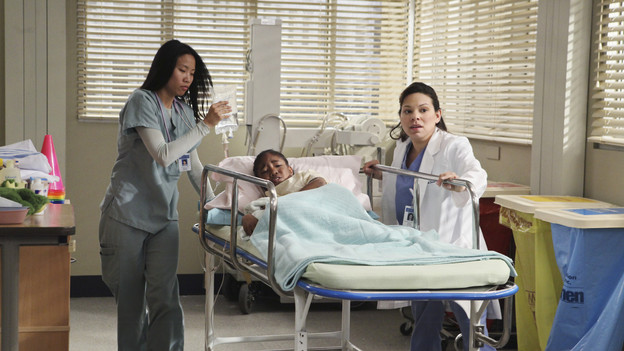 GREY'S ANATOMY - ABC's "Grey's Anatomy" concludes the season with a two-hour shocker, THURSDAY, MAY 20. In the first hour, entitled "Sanctuary" (9:00-10:00 p.m., ET), Seattle Grace Hospital is hit with a crisis like no other in its history. Then, in the second hour, "Death and All His Friends" (10:00-11:00 p.m., ET), Cristina and Meredith's surgical skills are put to the ultimate test. (ABC/DANNY FELD)CHINA ANDERSON, GLORIA GARAYUA
