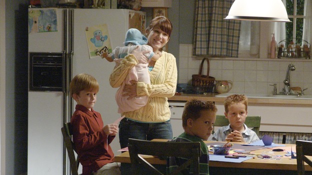 DESPERATE HOUSEWIVES - "COME BACK TO ME" (ABC/DANNY FELD) ZANE HUETT, MARLA SOKOLOFF, BRENT AND SHANE KINSMAN
