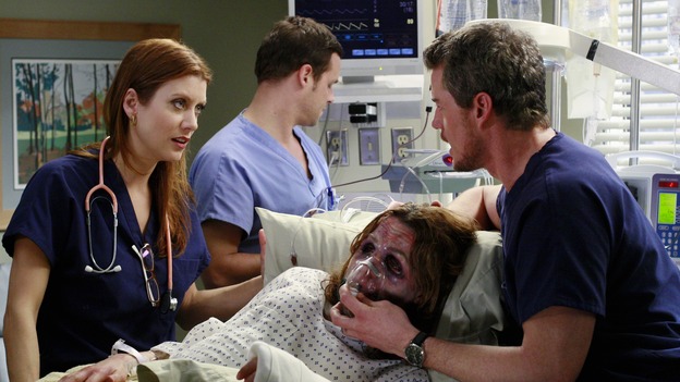GREY'S ANATOMY - "Some Kind of Miracle" - One person's fight to live affects everyone at Seattle Grace, in the dramatic conclusion to "Grey's Anatomy's" three-episode story arc. "Some Kind of Miracle" airs THURSDAY, FEBRUARY 22 (9:00-10:01 p.m., ET) on the ABC Television Network. Elizabeth Reaser (Independent Spirit Award nominee for "Sweet Land") guest stars as a patient. (ABC/RON TOM)KATE WALSH, JUSTIN CHAMBERS,  ELIZABETH REASER, ERIC DANE