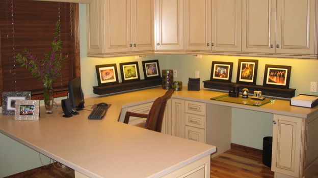 EXTREME MAKEOVER HOME EDITION - "Farina Family," - Home Office, on "Extreme Makeover Home Edition," Sunday, November 12th on the ABC Television Network.