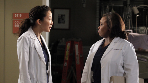 GREY'S ANATOMY - "I Was Made for Lovin' You" - Cristina and Owen continue to figure out their relationship amidst the pending lawsuit; and Bailey argues with Ben over plans for their upcoming nuptials. Meanwhile, Callie recruits Jackson to help find a solution to Derek's hand, but he is preoccupied by a shocking situation with April, on "Grey's Anatomy," THURSDAY, NOVEMBER 29 (9:00-10:02 p.m., ET) on the ABC Television Network. (ABC/RICHARD CARTWRIGHT)SANDRA OH, CHANDRA WILSON