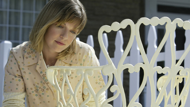 DESPERATE HOUSEWIVES - "PILOT" (ABC/PETER "HOPPER" STONE) SHERYL LEE