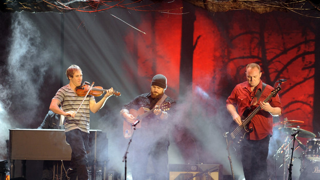 THE 43rd ANNUAL CMA AWARDS - THEATRE - "The 43rd Annual CMA Awards" broadcast live from the Sommet Center in Nashville, WEDNESDAY, NOVEMBER 11 (8:00-11:00 p.m., ET) on the ABC Television Network. (ABC/KATHERINE BOMBOY)ZAC BROWN BAND