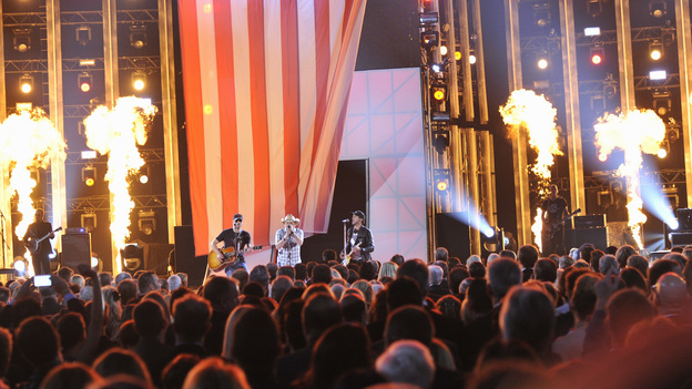 THE 46TH ANNUAL CMA AWARDS - THEATRE - "The 46th Annual CMA Awards" airs live THURSDAY, NOVEMBER 1 (8:00-11:00 p.m., ET) on ABC live from the Bridgestone Arena in Nashville, Tennessee. (ABC/KATHERINE BOMBOY-THORNTON)ERIC CHURCH, JASON ALDEAN, LUKE BRYAN