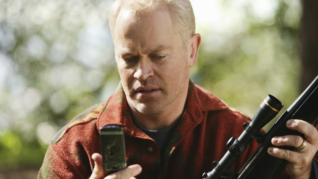 DESPERATE HOUSEWIVES - "A Spark. To Pierce the Dark." - Dave is up to no good.