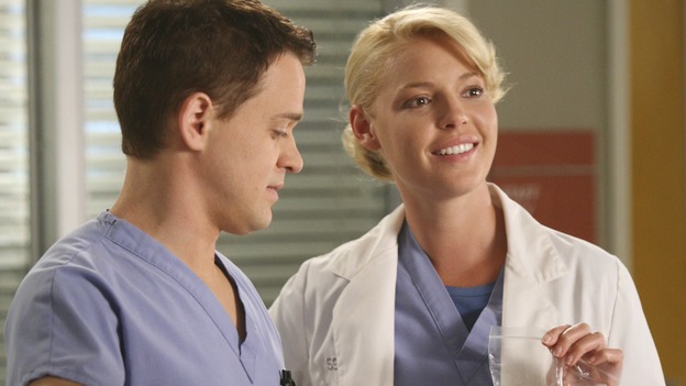 GREY'S ANATOMY - "Here Comes the Flood" - A plumbing leak becomes a deluge and wreaks havoc at Seattle Grace, as the Chief attempts to implement new teaching policies and George tries to retake his residency exam; meanwhile Derek hopes to move the roommates out of Meredith's house, to their surprise, on "Grey's Anatomy," THURSDAY, OCTOBER 9 (9:00-10:01 p.m., ET) on the ABC Television Network. (ABC/DANNY FELD)T.R. KNIGHT, KATHERINE HEIGL