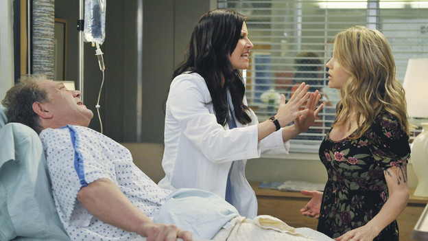 GREY'S ANATOMY - "P.Y.T. (Pretty Young Thing)" - Thatcher Grey, Meredith and Lexie's father, returns to Seattle Grace with stomach pains and a new, twenty-something tattooed girlfriend, Danielle. Meanwhile, Alex clashes with the new OB, Dr. Lucy Fields, over a patient and Mark places Jackson on his service in exchange for information on Lexie, on "Grey's Anatomy," THURSDAY, FEBRUARY 10 (9:00-10:01 p.m., ET) on the ABC Television Network. (ABC/ERIC MCCANDLESS)JEFF PERRY, CHYLER LEIGH, ALEXA HAVINS