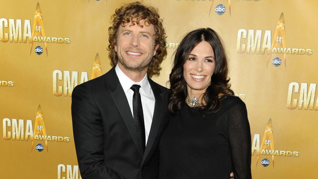 THE 44TH ANNUAL CMA AWARDS - RED CARPET ARRIVALS - "The 44th Annual CMA Awards" will be broadcast live from the Bridgestone Arena in Nashville, WEDNESDAY, NOVEMBER 10 (8:00-11:00 p.m., ET) on the ABC Television Network. (ABC/ANDREW WALKER)DIERKS BENTLEY