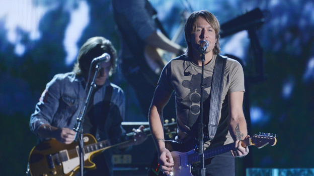 THE 46TH ANNUAL CMA AWARDS - THEATRE - "The 46th Annual CMA Awards" airs live THURSDAY, NOVEMBER 1 (8:00-11:00 p.m., ET) on ABC live from the Bridgestone Arena in Nashville, Tennessee. (ABC/KATHERINE BOMBOY-THORNTON)KEITH URBAN