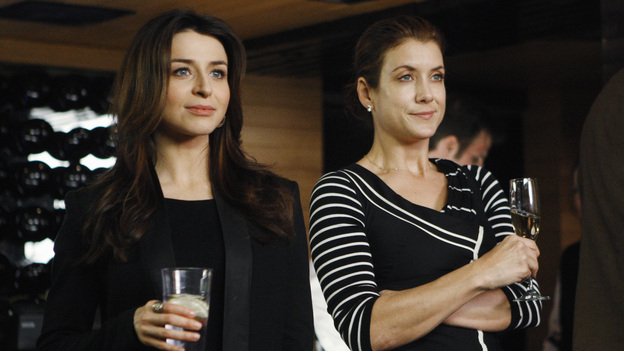 PRIVATE PRACTICE - "A Step Too Far" - At the launch party for Violet's book, Sheldon falls for the smart, beautiful Dr. Marla Phillips (Alex Kingston), even though she's the critic who panned Violet's tome; meanwhile, Addison's and Pete's patient is caught in a love triangle with her brother-in-law and sister, for whom she is a surrogate, and Cooper and Sam try to convince a family to make their son's health a priority over his successful wrestling career, on "Private Practice," THURSDAY, MARCH 24 (10:01-11:00 p.m., ET) on the ABC Television Network. (ABC/MICHAEL DESMOND)CATERINA SCORSONE, KATE WALSH