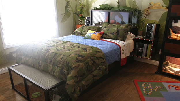 EXTREME MAKEOVER HOME EDITION - "Elcano Family," - Boy's&nbsp;Bedroom, on "Extreme Makeover Home Edition," Sunday, November 21st on the ABC Television Network.