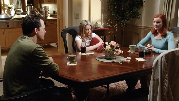 DESPERATE HOUSEWIVES - "Guilty" -- In the aftermath of tragedy, the residents of Wisteria Lane take stock of their lives. Meanwhile, Susan grows suspicious of Mike Delfino's real reason for moving to the street, Lynette reaches the breaking point in her addiction to the twins' ADD medication, and the mysterious Mr. Shaw (guest star Richard Roundtree) gets down to business, on "Desperate Housewives," SUNDAY, NOVEMBER 28 (9:00-10:01 p.m., ET) on the ABC Television Network.  (ABC/DANNY FELD)STEVEN CULP, JOY LAUREN, MARCIA CROSS