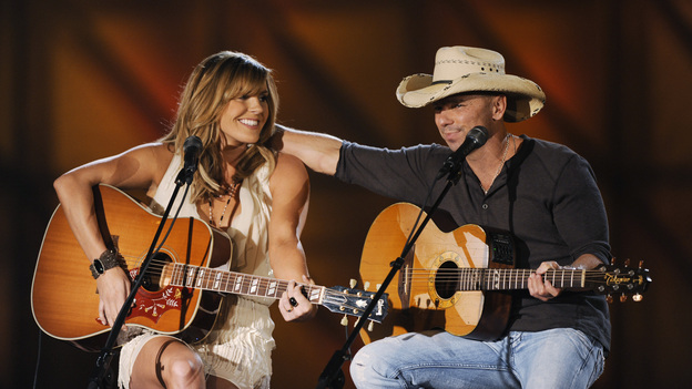 THE 45th ANNUAL CMA AWARDS - THEATRE - "The 45th Annual CMA Awards" broadcast live on ABC from the Bridgestone Arena in Nashville on WEDNESDAY, NOVEMBER 9 (8:00-11:00 p.m., ET). (ABC/KATHERINE BOMBOY-THORNTON)GRACE POTTER, KENNY CHESNEY