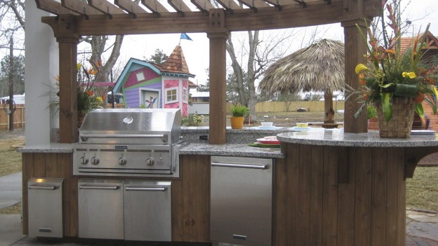 EXTREME MAKEOVER HOME EDITION - "Beach Family," - Exterior, on "Extreme Makeover Home Edition," Sunday, April 4th (8:00-10:00 p.m. ET/PT) on the ABC Television Network.