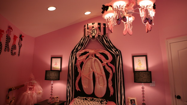 EXTREME MAKEOVER HOME EDITION - "Usea Family," -&nbsp; Girl's Bedroom, on "Extreme Makeover Home Edition," Sunday, May 18th on the ABC Television Network.