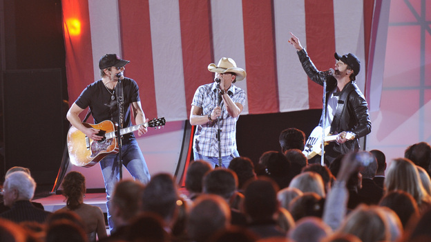 THE 46TH ANNUAL CMA AWARDS - THEATRE - "The 46th Annual CMA Awards" airs live THURSDAY, NOVEMBER 1 (8:00-11:00 p.m., ET) on ABC live from the Bridgestone Arena in Nashville, Tennessee. (ABC/KATHERINE BOMBOY-THORNTON)ERIC CHURCH, JASON ALDEAN, LUKE BRYAN