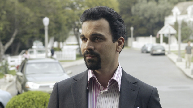 DESPERATE HOUSEWIVES - "PILOT" (ABC/PETER "HOPPER" STONE) RICARDO ANTONIO CHAVIRA