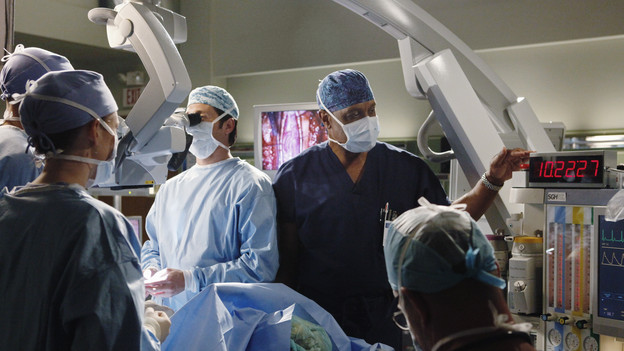 GREY'S ANATOMY - "Give Peace a Chance" - When Isaac, the hospital lab tech, has an inoperable tumor wrapped around his spine, he turns to Dr. Derek Shepherd to do the impossible, and Derek tests the Chief's authority when Richard objects to moving forward with the risky surgery, on "Grey's Anatomy," THURSDAY, OCTOBER 29 (9:00-10:01 p.m., ET) on the ABC Television Network. (ABC/KAREN NEAL)PATRICK DEMPSEY, JAMES PICKENS, JR.