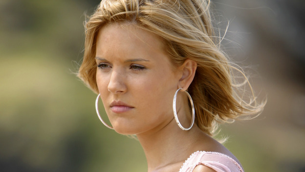LOST - "White Rabbit" - Jack is near delirious from lack of sleep and struggles to overcome the haunting events that brought him to Australia and, subsequently, to the island. Meanwhile, Boone gets caught in a treacherous riptide, the pregnant Claire's health takes a bad turn, and a thief may have stolen the last bottles of water. Veronica Hamel ("Hill Street Blues") guest stars as Jack's mother, on "Lost," WEDNESDAY, OCTOBER 20 (8:00-9:00 p.m., ET), on the ABC Television Network. (ABC/MARIO PEREZ) MAGGIE GRACE