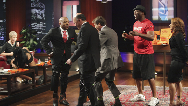 SHARK TANK - "Episode 206" (ABC/ADAM TAYLOR)BARBARA CORCORAN, DAYMOND JOHN, KEVIN O'LEARY, ROBERT HERJAVEC, STACY ERWIN (FITNESS STRIDE)