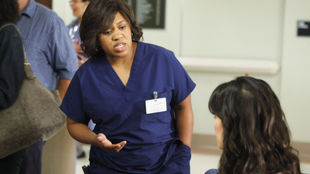 PRIVATE PRACTICE - "Right Here, Right Now" - Miranda Bailey brings a kidney transplant patient to Los Angeles, and Addison isn't the only Oceanside Wellness doctor pleased to see her. Meanwhile the consequences of Addison's emotional affair with Noah catch up with her, and Sheldon and Pete finally discover who the father of Violet's baby is, on "Private Practice," THURSDAY, OCTOBER 15 (10:01-11:00 p.m., ET) on the ABC Television Network. (ABC/MICHAEL DESMOND)CHANDRA WILSON, JOEY HONSA
