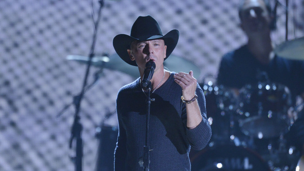 THE 46TH ANNUAL CMA AWARDS - THEATRE - "The 46th Annual CMA Awards" airs live THURSDAY, NOVEMBER 1 (8:00-11:00 p.m., ET) on ABC live from the Bridgestone Arena in Nashville, Tennessee. (ABC/KATHERINE BOMBOY-THORNTON)KENNY CHESNEY