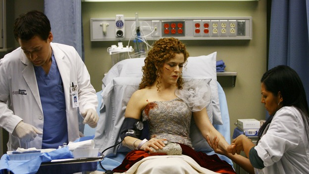 GREY'S ANATOMY - "Dream a Little Dream of Me" - On the two-hour season premiere of "Grey's Anatomy," Meredith and Derek learn that "happily ever after" isn't easy, a military doctor who brings in a trauma patient catches Cristina's eye, and the Chief and his staff reel at the news that Seattle Grace is no longer nationally ranked as a top-tier teaching hospital, on "Grey's Anatomy," THURSDAY, SEPTEMBER 25 (9:00-11:00 p.m., ET) on the ABC Television Network. (ABC/SCOTT GARFIELD)T.R. KNIGHT, BERNADETTE PETERS, SARA RAMIREZ