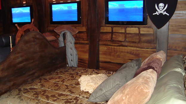 EXTREME MAKEOVER HOME EDITION - "McCully Family," - Boys' Bedroom, on "Extreme Makeover Home Edition," Sunday, October 26th on the ABC Television Network.