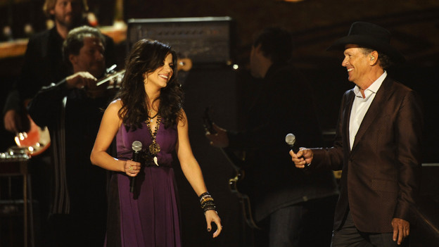 THE 43rd ANNUAL CMA AWARDS - THEATRE - "The 43rd Annual CMA Awards" broadcast live from the Sommet Center in Nashville, WEDNESDAY, NOVEMBER 11 (8:00-11:00 p.m., ET) on the ABC Television Network. (ABC/KATHERINE BOMBOY)MARTINA MCBRIDE, GEORGE STRAIT